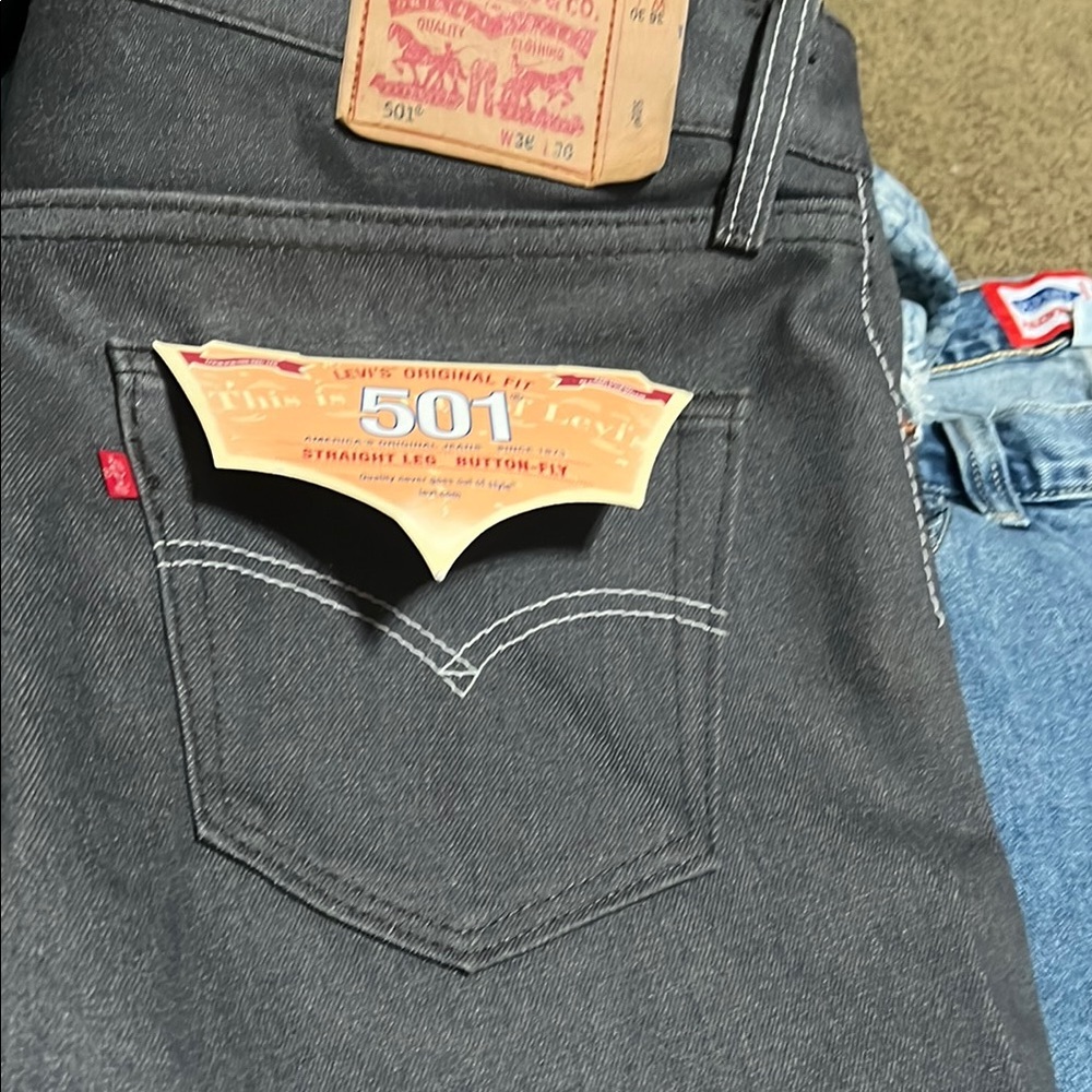 Levi's Black Straight Jeans with Iconic Logo Patch